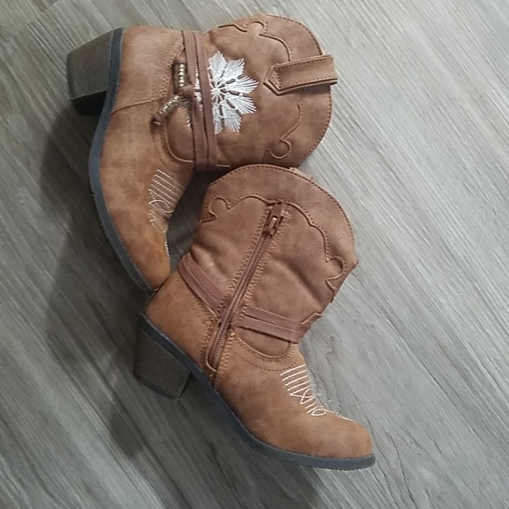 Adorable boots